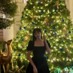 Kim Jisoo Instagram - With the Christmas tree🎄 London, England, UK