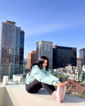 Kim Jisoo Instagram - ❄️
@alo 
@aloyoga