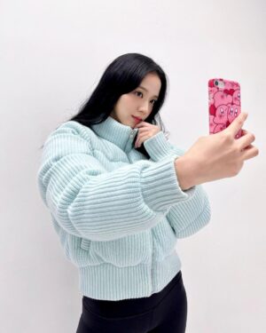 Kim Jisoo Instagram - ❄️
@alo 
@aloyoga