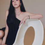Kim Jisoo Instagram - @cartier @ellesingapore 🎀