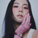 Kim Jisoo Instagram - @cartier @ellesingapore 🎀