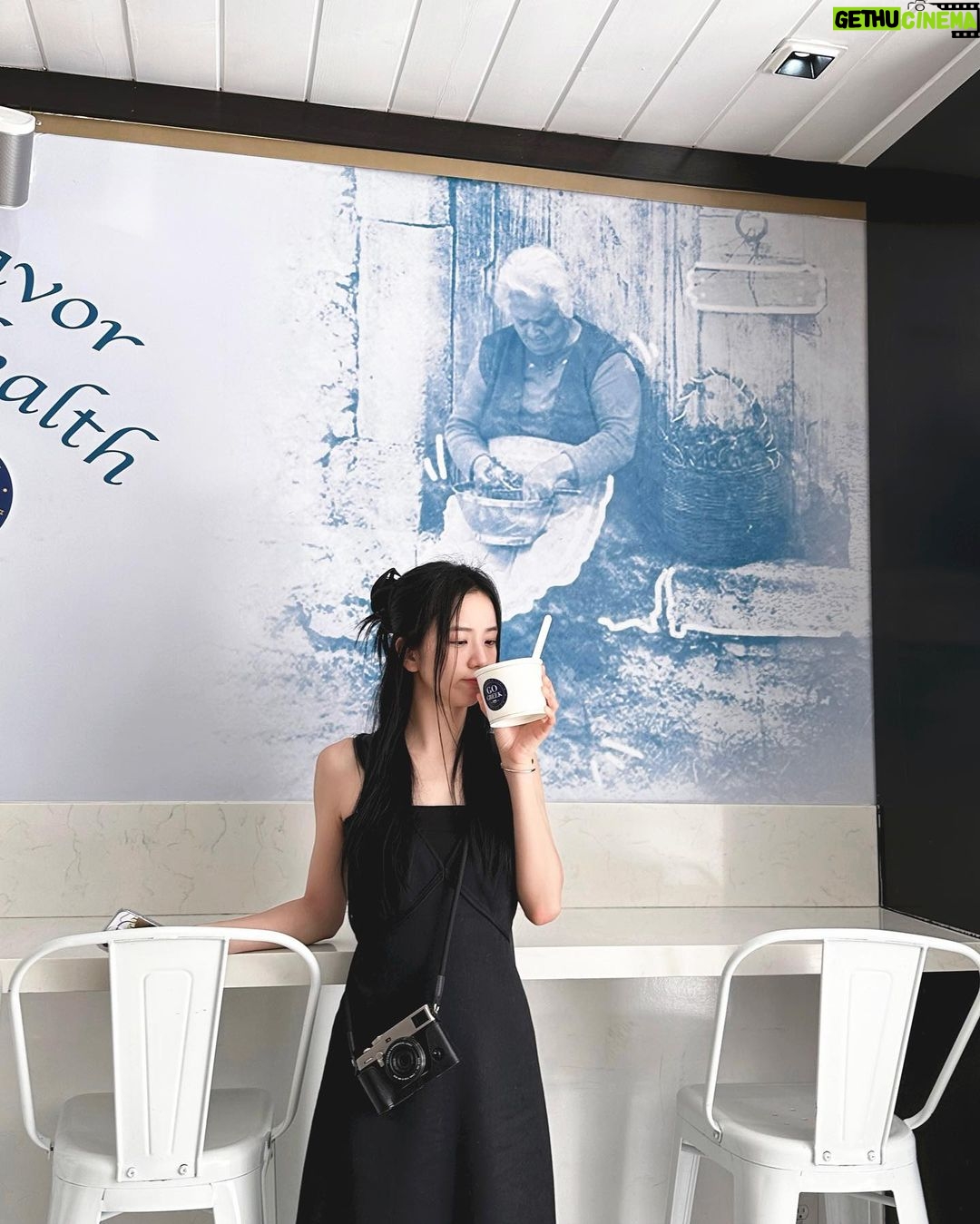 Kim Jisoo Instagram - a cupcake lover 🧁 Los Angeles, California