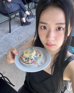 Kim Jisoo Instagram - a cupcake lover 🧁 Los Angeles, California