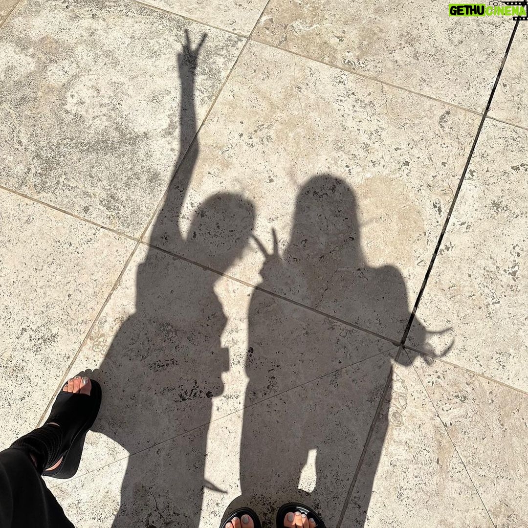 Kim Jisoo Instagram - π΅LAμμμ μμ μκ°π΅ The Getty Center