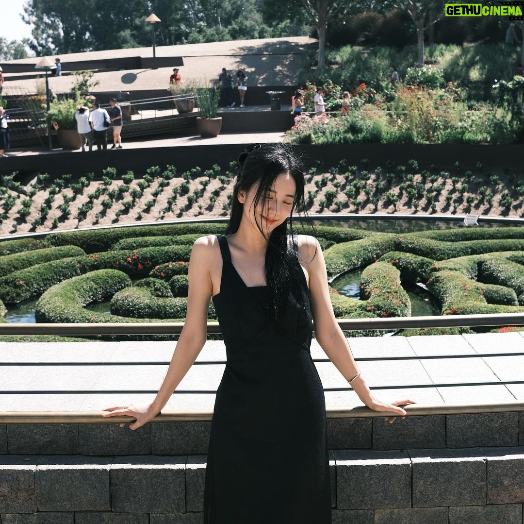 Kim Jisoo Instagram - π΅LAμμμ μμ μκ°π΅ The Getty Center