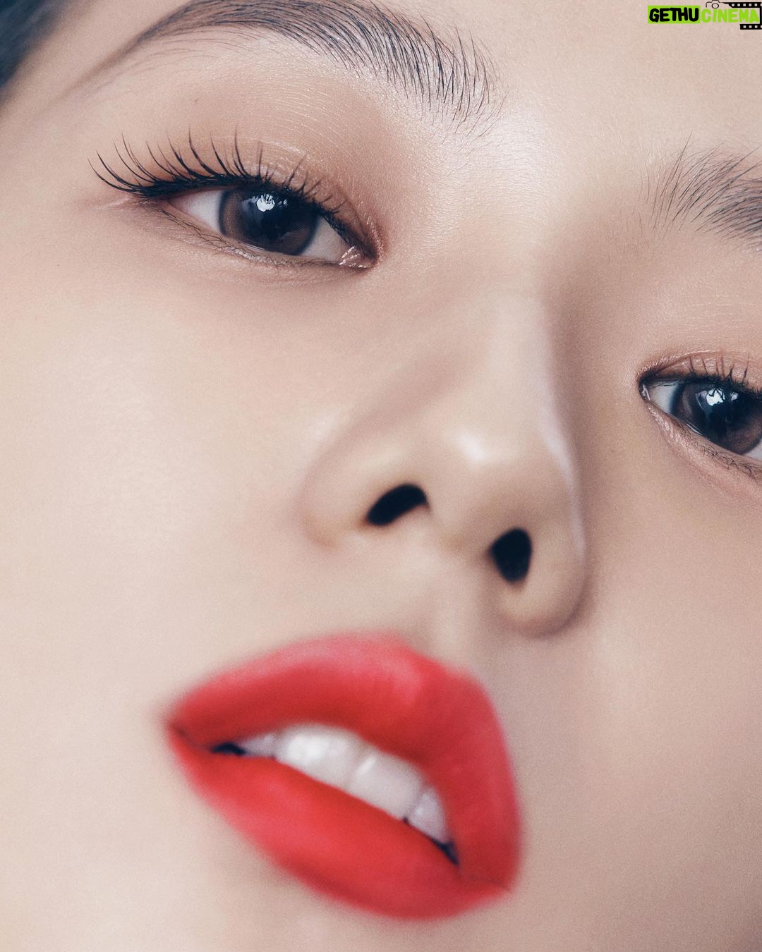 Kim Jisoo Instagram - @marieclairekorea @diorbeauty
