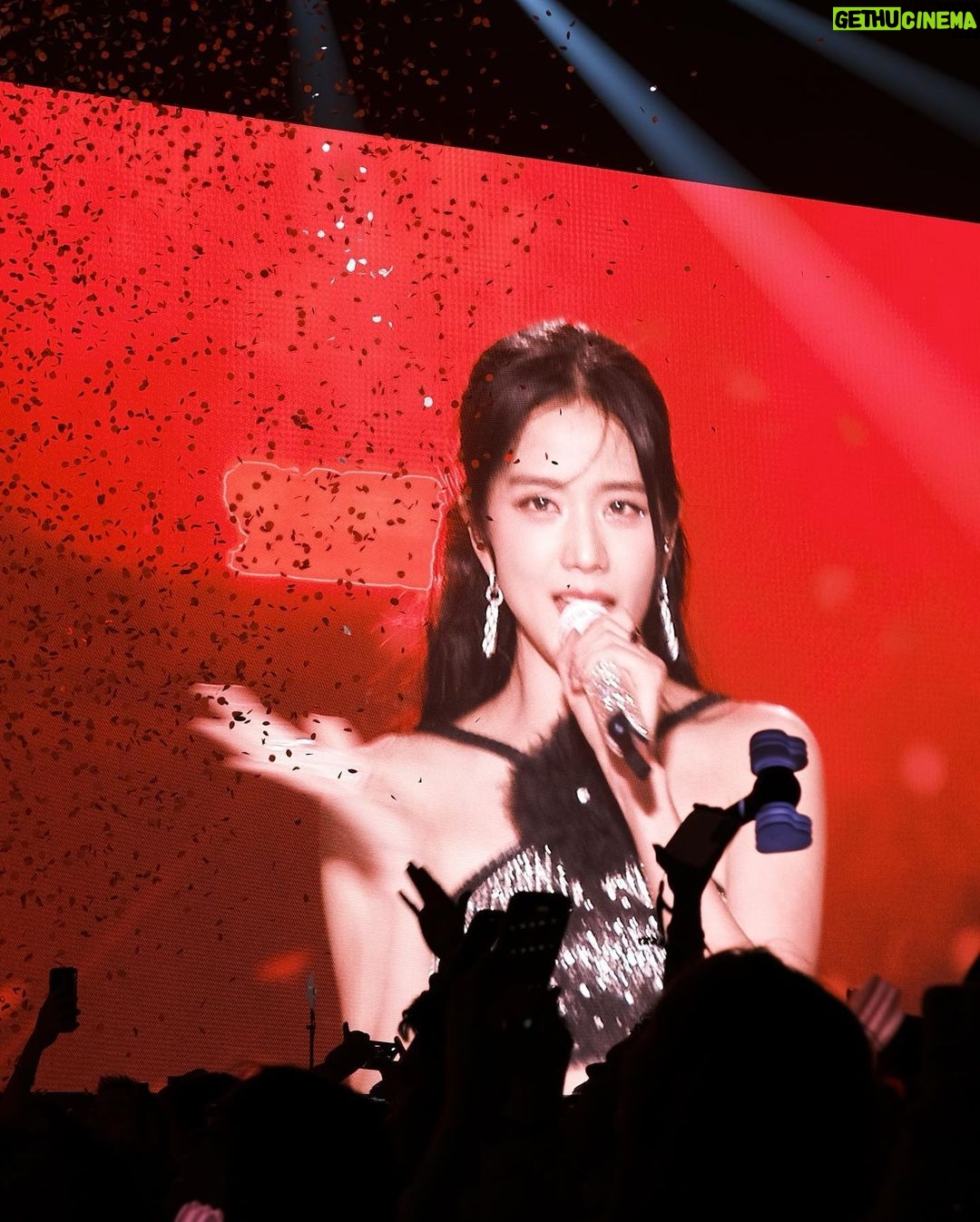 Kim Jisoo Instagram - I love watching the shows in Vegas, so being able to perform here for the first time was huge! I hope our Vegas blinks enjoyed our show just as much as the amazing Vegas shows! 💓 Thank you for having us and Love you ! 💓 Allegiant Stadium