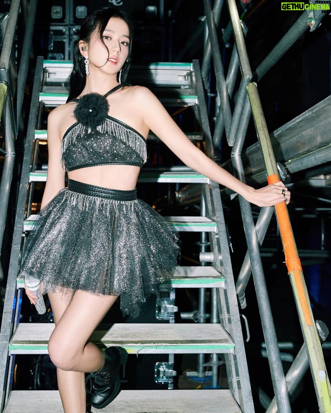 Kim Jisoo Instagram - I love watching the shows in Vegas, so being able to perform here for the first time was huge! I hope our Vegas blinks enjoyed our show just as much as the amazing Vegas shows! 💓 Thank you for having us and Love you ! 💓 Allegiant Stadium