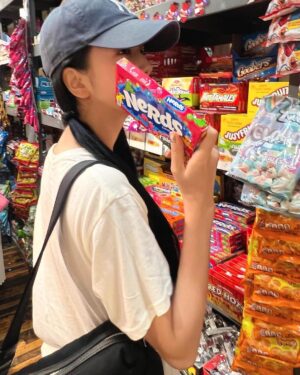 Kim Jisoo Instagram - adventure in the big 🍎