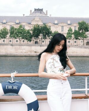 Kim Jisoo Instagram - At the Dior Spa Cruise 🌊
#DiorSpa @Diorbeauty