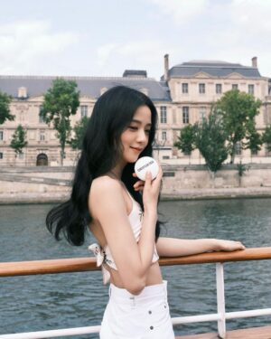 Kim Jisoo Instagram - At the Dior Spa Cruise 🌊
#DiorSpa @Diorbeauty