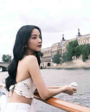 Kim Jisoo Instagram - At the Dior Spa Cruise 🌊
#DiorSpa @Diorbeauty