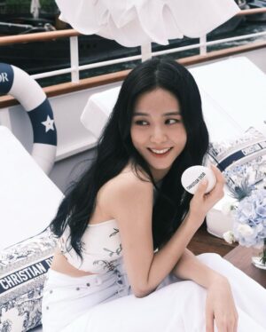 Kim Jisoo Instagram - At the Dior Spa Cruise 🌊
#DiorSpa @Diorbeauty