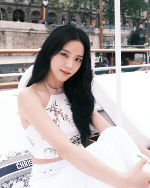 Kim Jisoo Instagram - At the Dior Spa Cruise 🌊
#DiorSpa @Diorbeauty