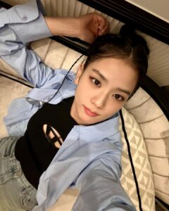 Kim Jisoo Instagram - I had such a good time in Vietnam, where I visited for the first time! I got a lot of energy from BLINK! See you soon. I love you 🖤💖 Hanoi, Vietnam