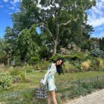 Kim Jisoo Instagram - 여름날의 지수 🌱 Paris, France
