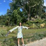 Kim Jisoo Instagram - 여름날의 지수 🌱 Paris, France