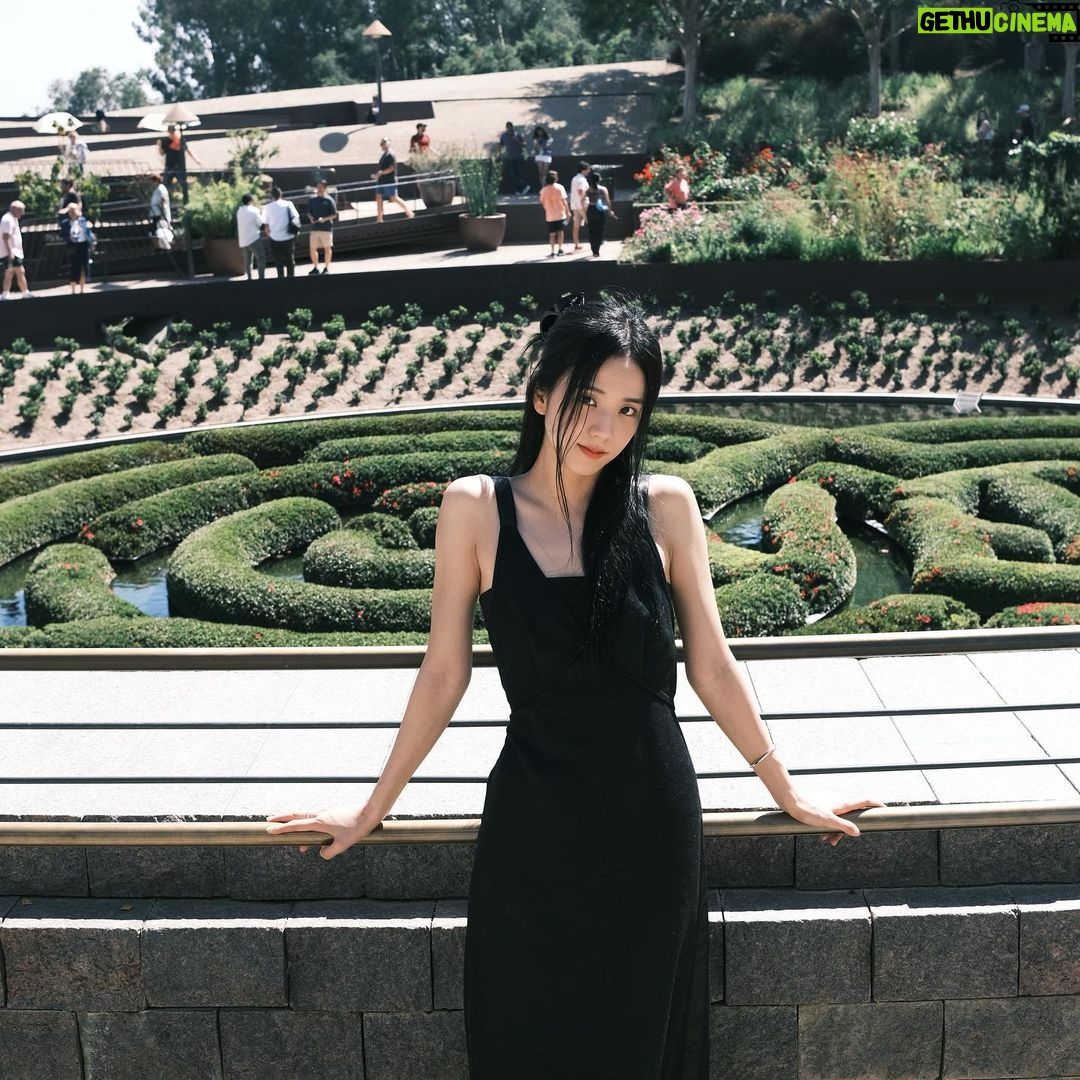 Kim Jisoo Instagram - π΅LAμμμ μμ μκ°π΅ The Getty Center