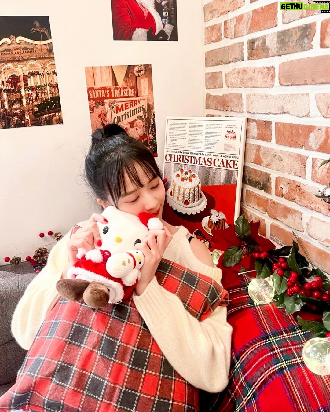Kim Jisoo Instagram - 🎄M E R R Y C H R I S T M A S 🎄