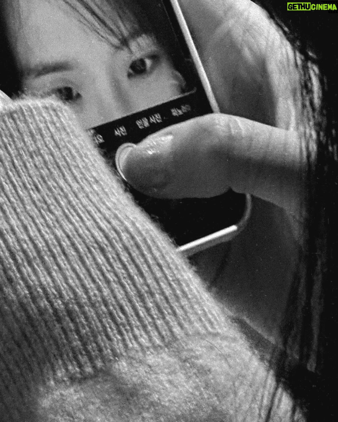 Kim Jisoo Instagram - 나의 행복했던 2023 안녕 2024 잘 부탁해 🌝