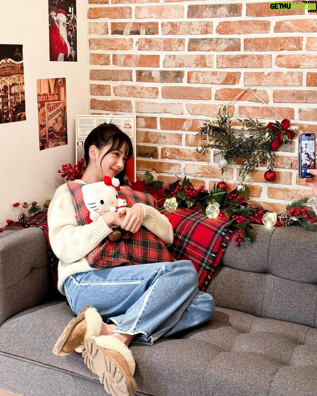 Kim Jisoo Instagram - 🎄M E R R Y C H R I S T M A S 🎄