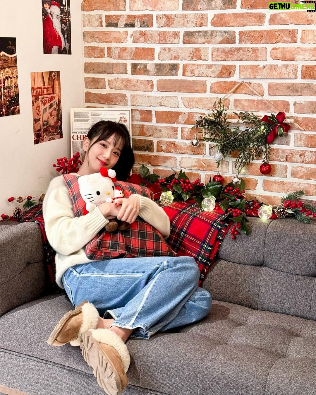 Kim Jisoo Instagram - 🎄M E R R Y C H R I S T M A S 🎄