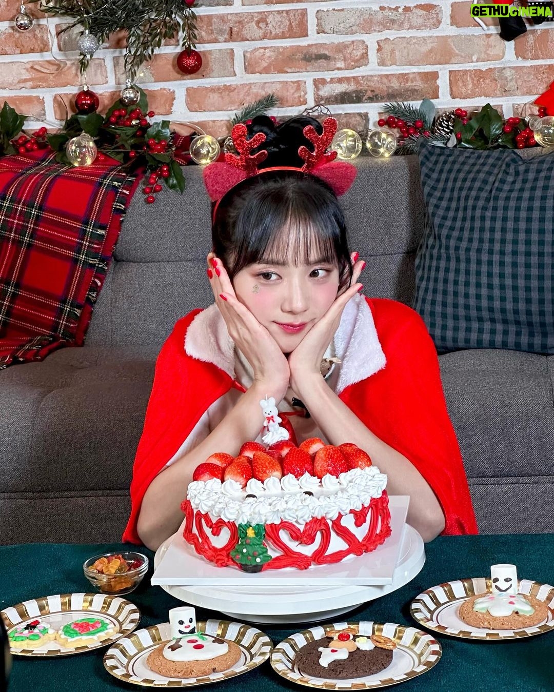 Kim Jisoo Instagram - 🎄M E R R Y C H R I S T M A S 🎄