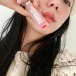 Kim Jisoo Instagram - My new 💄 🔜 @DIORBEAUTY #DIORADDICTLIPGLOW #디올어딕트립글로우 #061포피코랄
