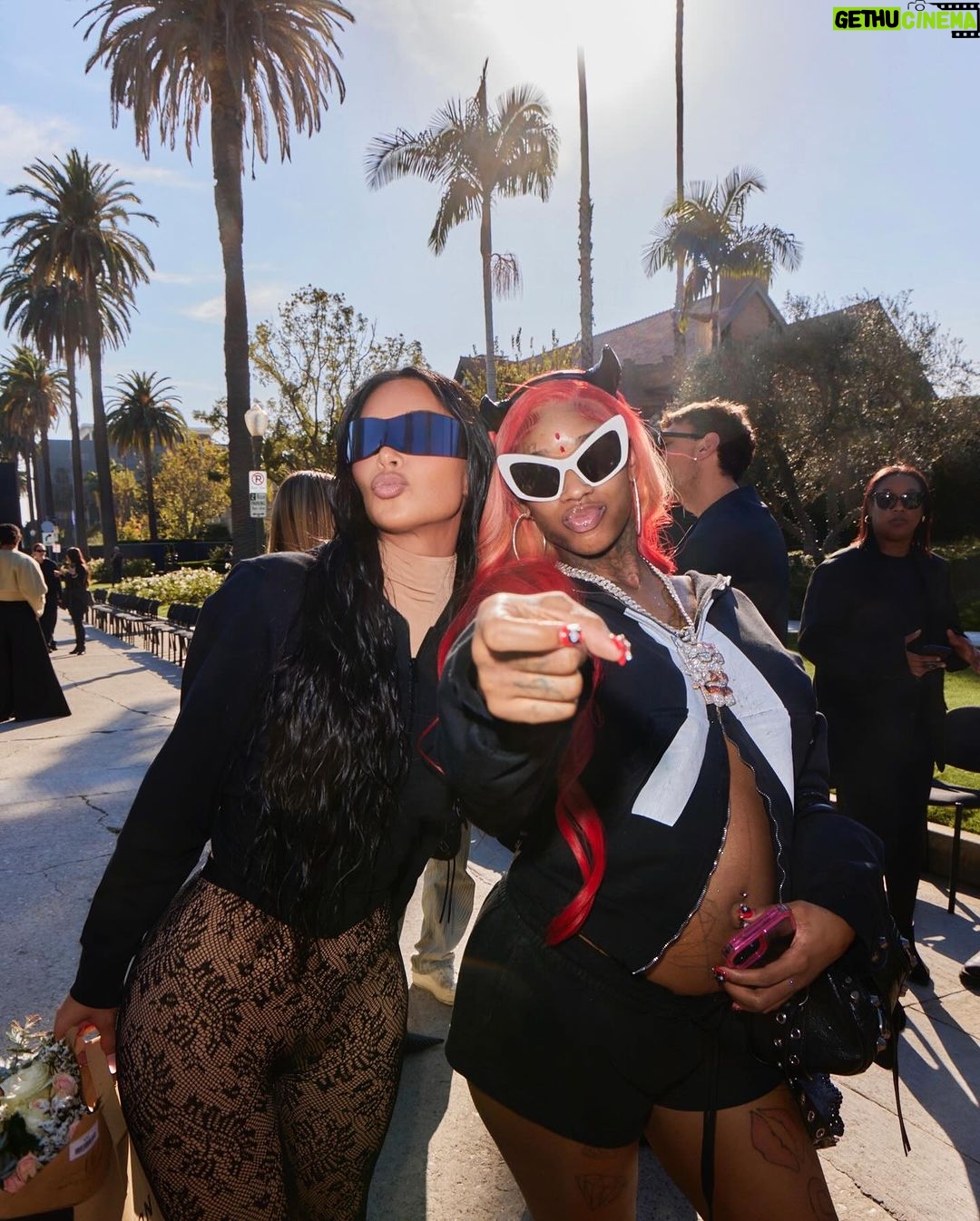 Kim Kardashian Instagram - When @balenciaga came to Cali