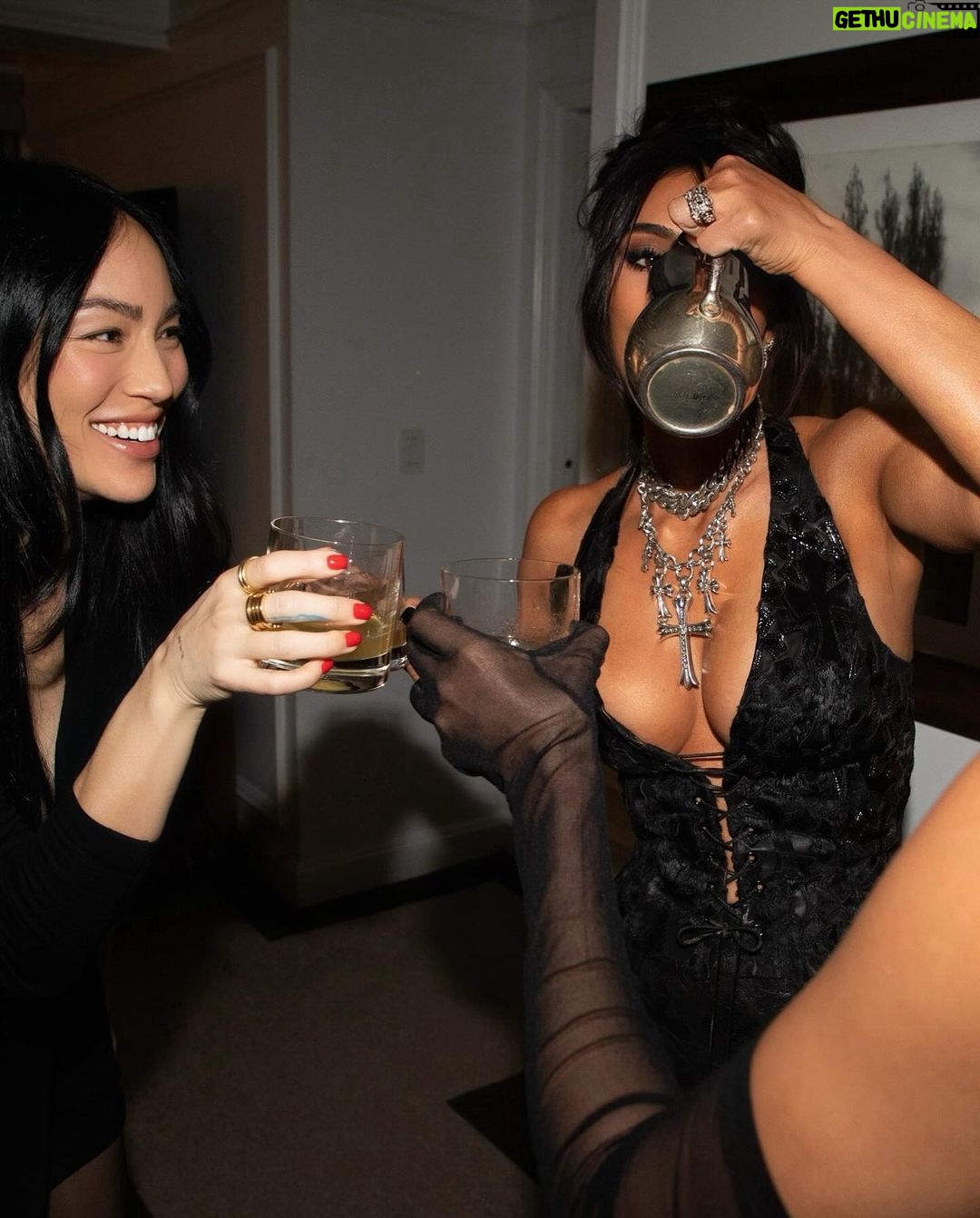 Kim Kardashian Instagram - 3 tequilas with pineapple