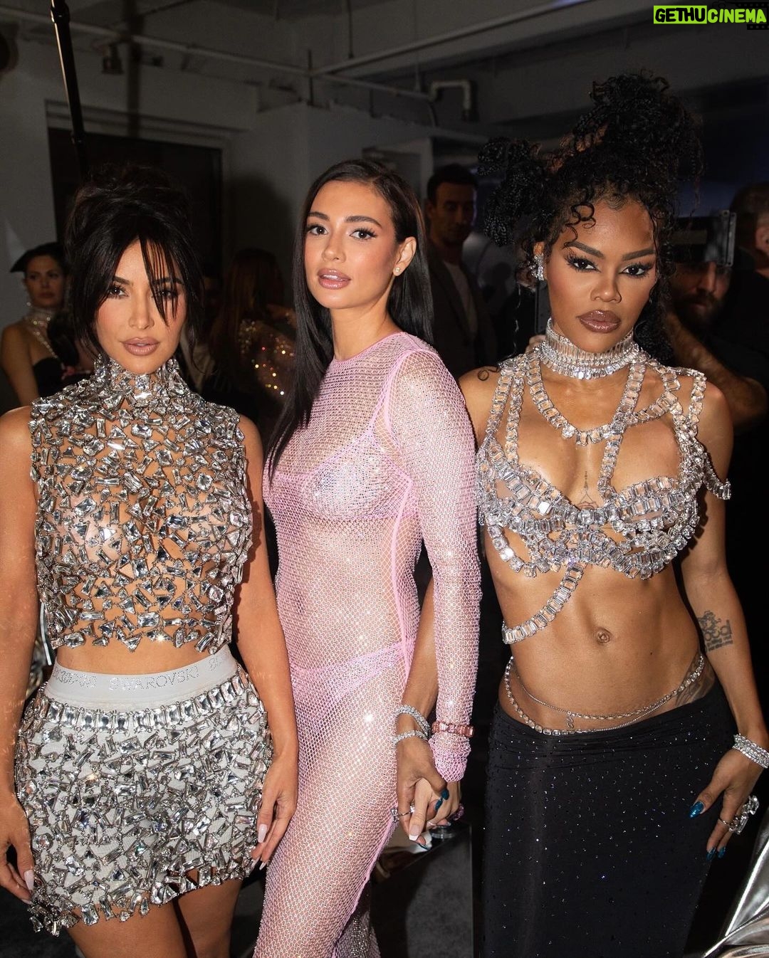 Kim Kardashian Instagram - SWAROVSKI 💎SKIMS