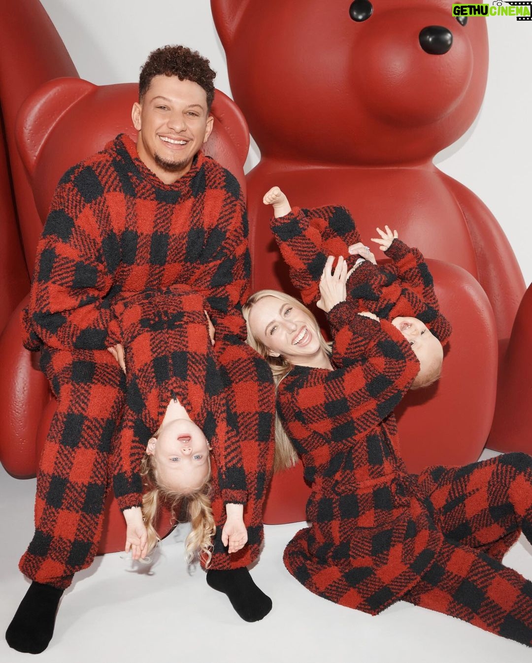 Kim Kardashian Instagram - THE HOLIDAY SHOP IS NOW OPEN! The Mahomes Family kick off the festivities in our seasonal Cozy loungewear. Discover over 15 limited-edition collections the whole family will have on their lists.