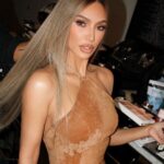 Kim Kardashian Instagram – 🍯