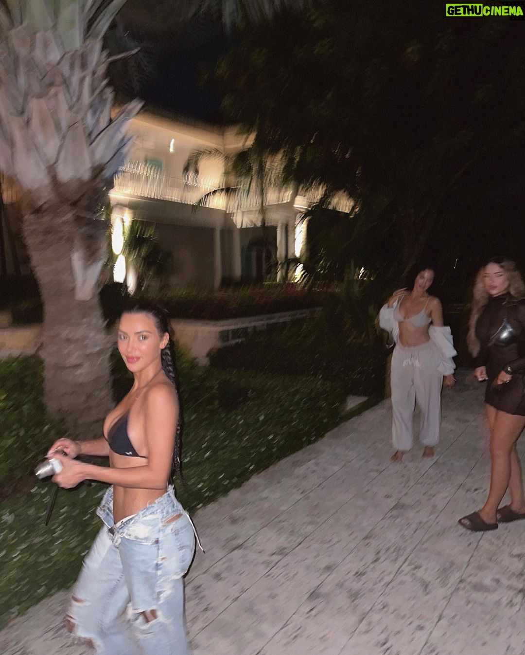 Kim Kardashian Instagram - Vacay Vibes