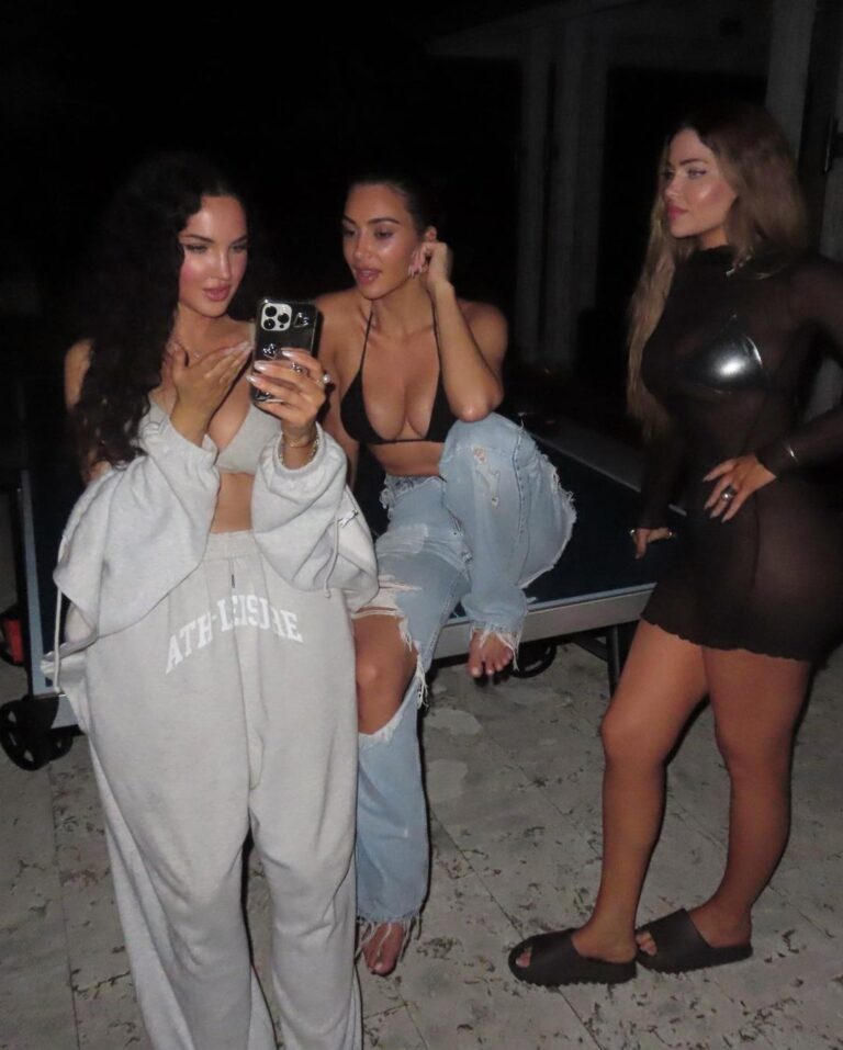 Kim Kardashian Instagram - Vacay Vibes