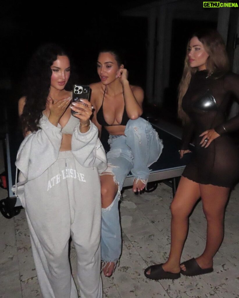 Kim Kardashian Instagram - Vacay Vibes