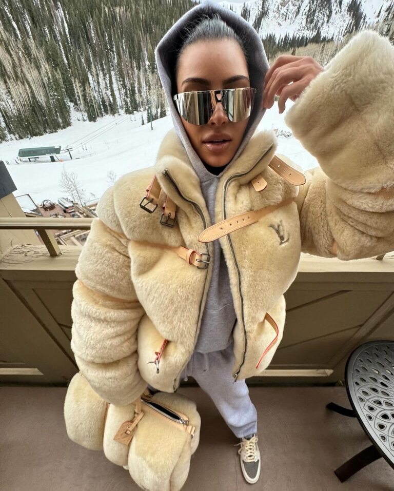 Kim Kardashian Instagram - bless meeeee ! 📸 miss westie