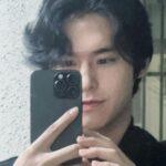 Kim Seong-hyuk Instagram - 🫰🌙