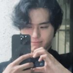 Kim Seong-hyuk Instagram – 🫰🌙