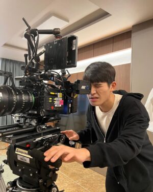 Kim Tae-jeong Instagram - 일타보러가자
토일 오후 9:10분 @tvn_drama 
#일타스캔들