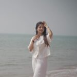 Kinjal Rajpriya Instagram - #Workaytion 🏖️ Work becomes a Vacation when there’s sun & sand on a neat blue beach ! My time here was blissful 🤍 @whitesandsbaymandvi_ #Mandvi #Kutch #KutchDiaries #Gujarat #December2023 #WaterBaby #Beach #BlueWater #WhiteLove Mandvi Beach, Kutch-Gujarat