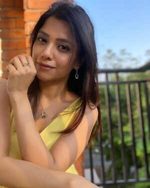 Kinjal Rajpriya Instagram - When, ‘I Am Capable’ replaces ‘I Am Taken’, pat yourself & thank everyone else 🤟

Pretty bits from @kalyanjewellers_official ✨

Single ❎
Committed ❎
Capable ✅

પ્રવૃત્ત રહો .. વહેતા રહો .. 

~કે.આર.