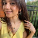 Kinjal Rajpriya Instagram – When, ‘I Am Capable’ replaces ‘I Am Taken’, pat yourself & thank everyone else 🤟

Pretty bits from @kalyanjewellers_official ✨

Single ❎
Committed ❎
Capable ✅

પ્રવૃત્ત રહો .. વહેતા રહો .. 

~કે.આર.