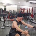 Kittipat Samantrakulchai Instagram - แอ๊บๆ อยู่ก็เจอแม่ในยิม . . . @badnongbew @biewkittiphat #personaltrainer #เทรนเนอร์ส่วนตัว #weighttraining #backdayworkout #fitness #gym #biewmuscle #biewkittiphat