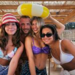 Klelia Andriolatou Instagram – Καλοκαίρι στο χωριό ☀️ 
Σαμπρέλα 🍩
Καλαμπόκι 🌽
Παγωτό 🍦
Και την πιο ομορφη παρέα 💛 Katákolo, Greece