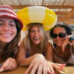 Klelia Andriolatou Instagram – Καλοκαίρι στο χωριό ☀️ 
Σαμπρέλα 🍩
Καλαμπόκι 🌽
Παγωτό 🍦
Και την πιο ομορφη παρέα 💛 Katákolo, Greece