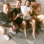 Klelia Andriolatou Instagram – Καλοκαίρι στο χωριό ☀️ 
Σαμπρέλα 🍩
Καλαμπόκι 🌽
Παγωτό 🍦
Και την πιο ομορφη παρέα 💛 Katákolo, Greece