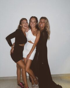 Klelia Andriolatou Instagram - Μια τεράστια γιορτή χαράς αφιερωμένη στην αδερφή μου και στον Διονύση μας ❤️ Νονά με τον αδελφό μου στο παιδί της αδελφής μας . Τι άλλο να ζητήσω ; 🙏🏻🧿 Σας ευχαριστούμε όλους για το μοίρασμα και την αγάπη σας !