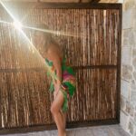 Klelia Andriolatou Instagram – Εγώ με αυτό το παρεό ζω αυτές τις μέρες 🦜 @elena_hristopoulou 🤓 #spam Secret Paradise