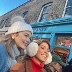 Klelia Andriolatou Instagram - After all ..it’s Christmas ✨❤️ #together #alltogether #london London, England, UK